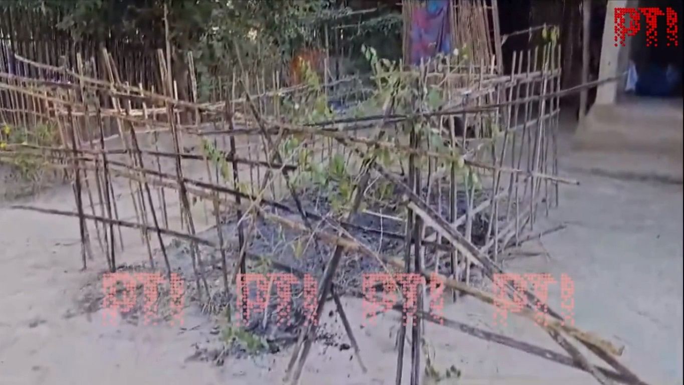 <div class="paragraphs"><p>A screengrab from the video showing the spot where the incident took place.</p></div>