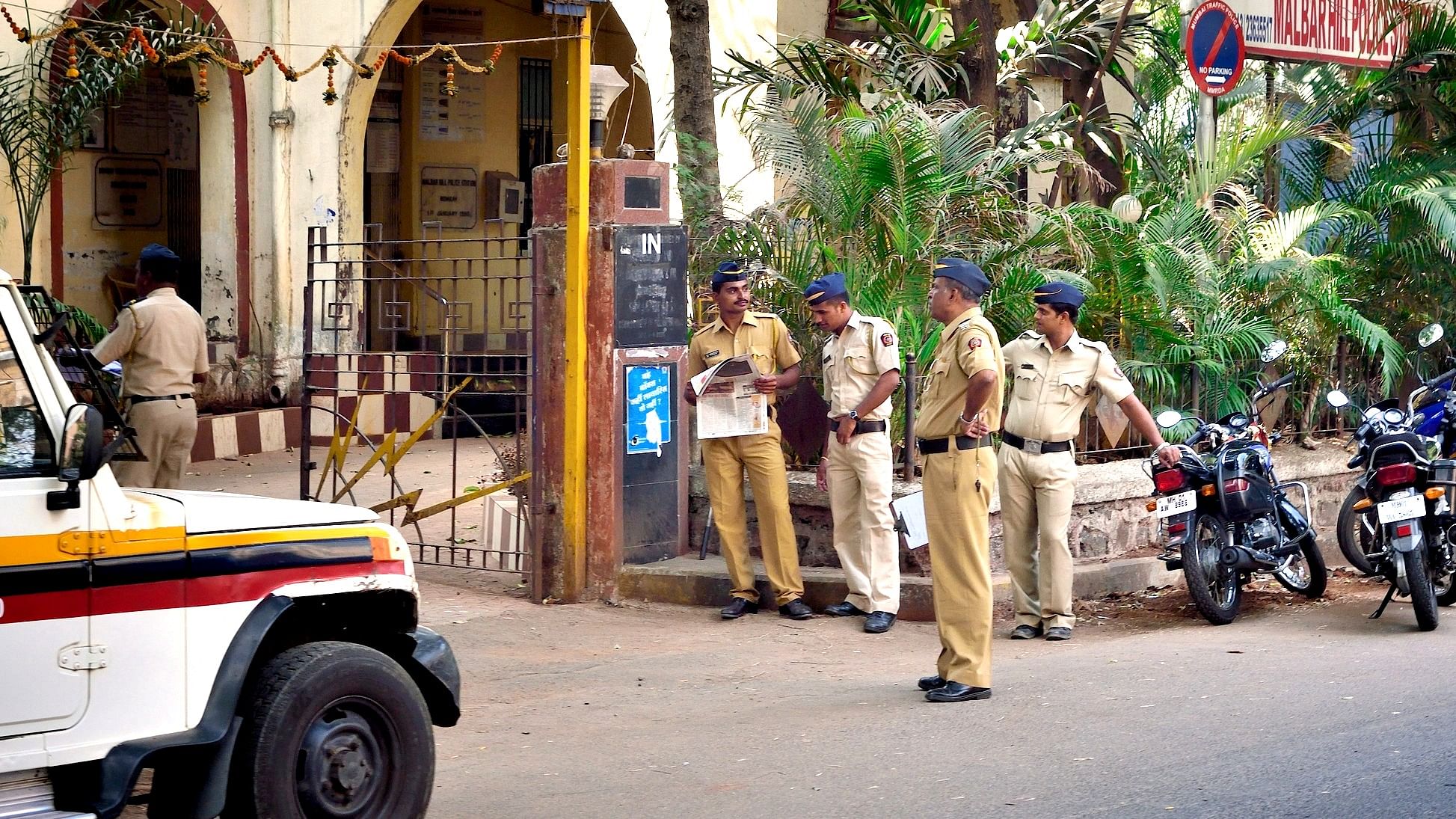 <div class="paragraphs"><p>A Police station in India.</p></div>