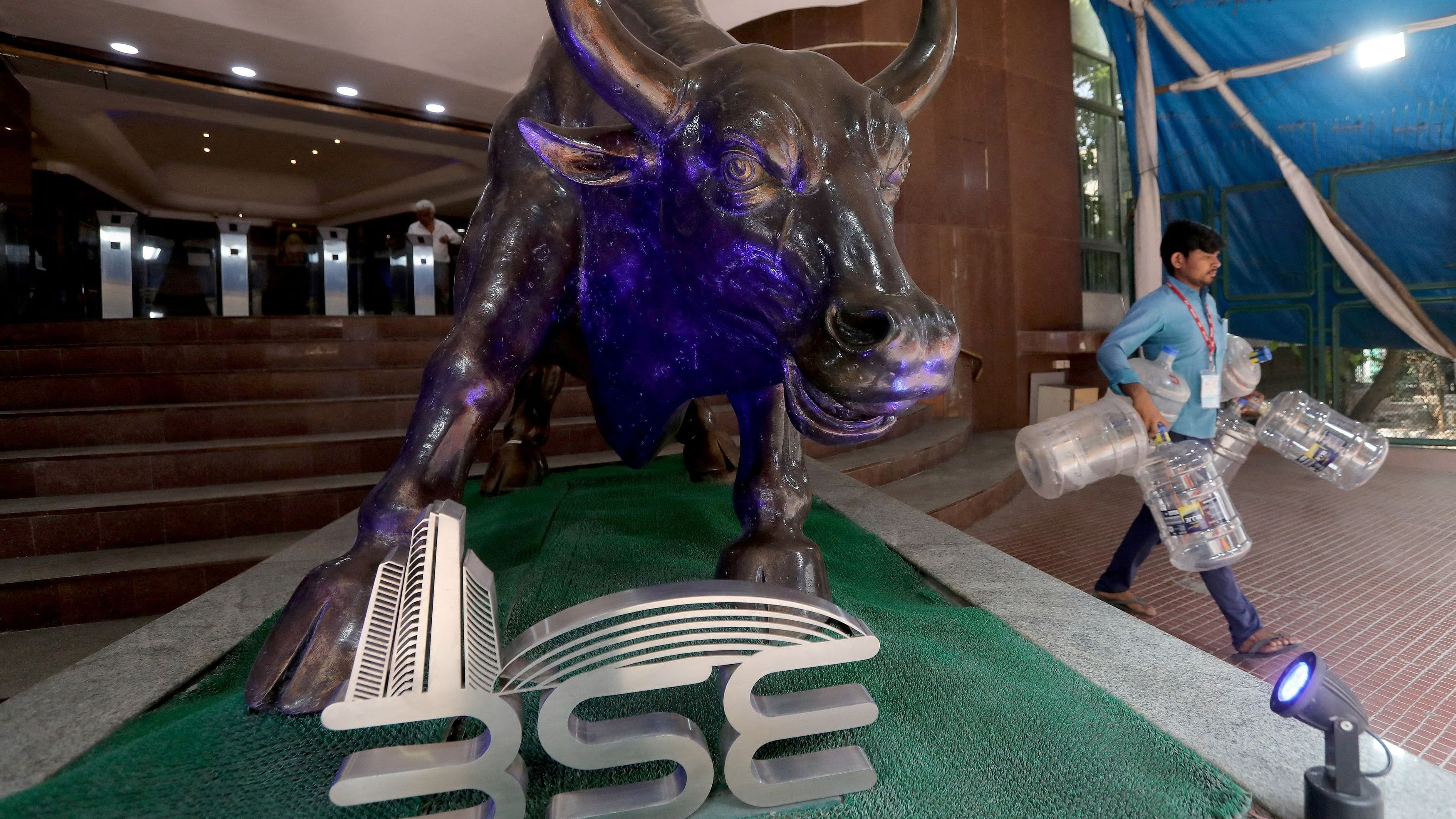 <div class="paragraphs"><p>Bronze replica of the Charging Bull of Wall Street, inside the premises of the Bombay Stock Exchange in Mumbai.</p></div>