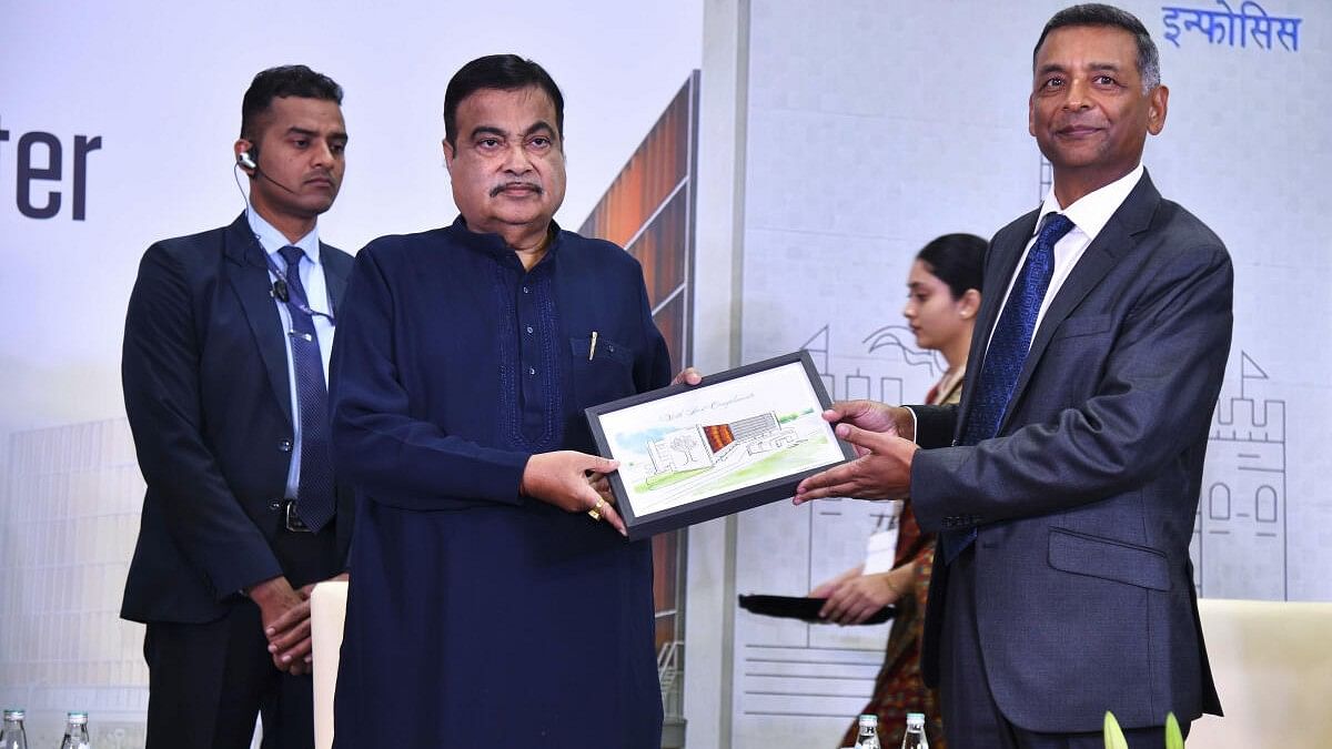 <div class="paragraphs"><p>nion Minister Nitin Gadkari being felicitated during the inauguration of the Infosys state-of-the-art office building, in Nagpur.</p></div>