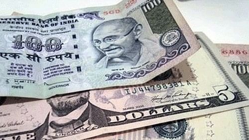 <div class="paragraphs"><p>Representative image of Indian Rupee and US dollar</p></div>