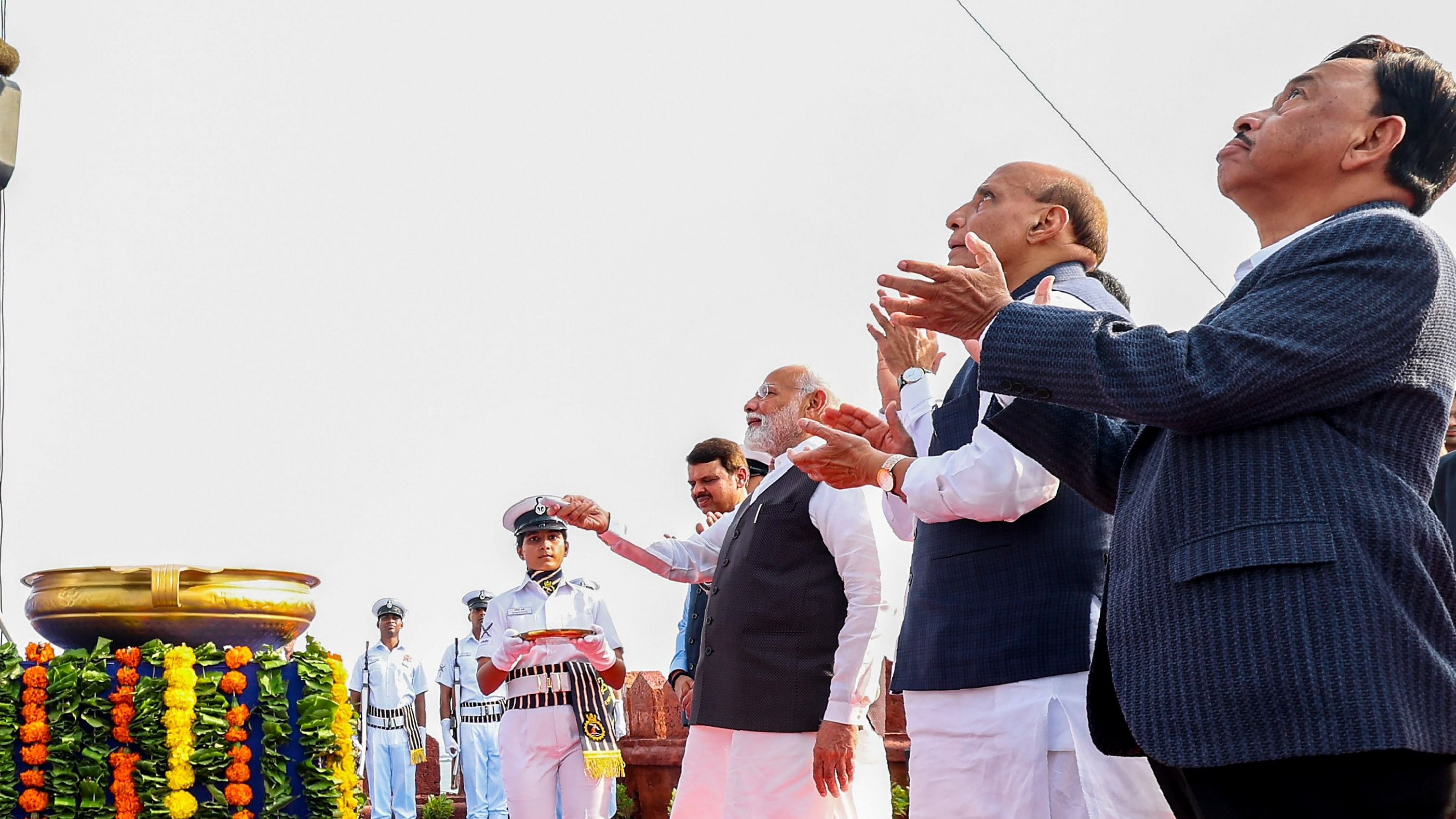 <div class="paragraphs"><p>Prime Minister Narendra Modi unveils a statue of Chhatrapati Shivaji Maharaj, in Sindhudurg district, Monday, Dec. 4, 2023.</p></div>