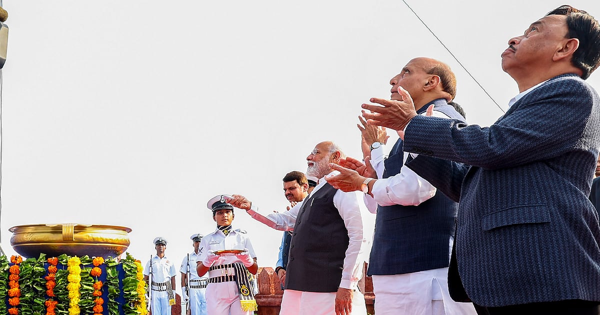 Modi In Rajkot PM Modi unveils Shivaji Maharaj statue at Rajkot fort in Maharashtra