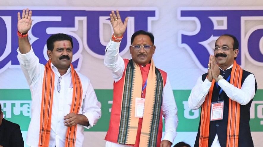 <div class="paragraphs"><p>Chhattisgarh Chief Minister Vishnu Deo Sai with his deputies Arun Sao and Vijay Sharma during his swearing-in ceremony, in Raipur.</p></div>