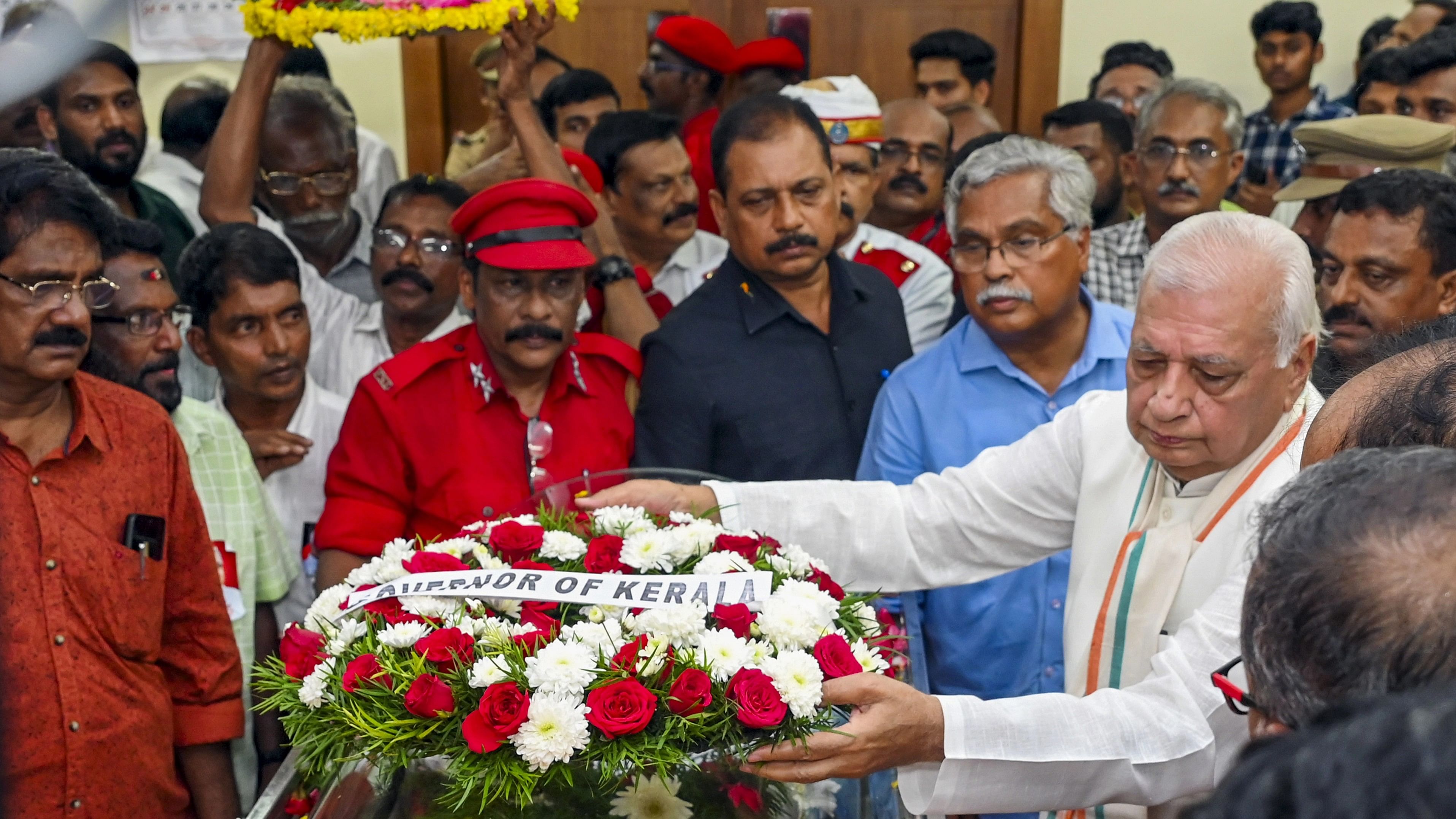 <div class="paragraphs"><p>Thiruvananthapuram: Kerala Governor Arif Mohammad Khan pays last respect to Kerala CPI Secretary Kanam Rajendran, in Thiruvananthapuram, Saturday, Dec. 9, 2023</p></div>