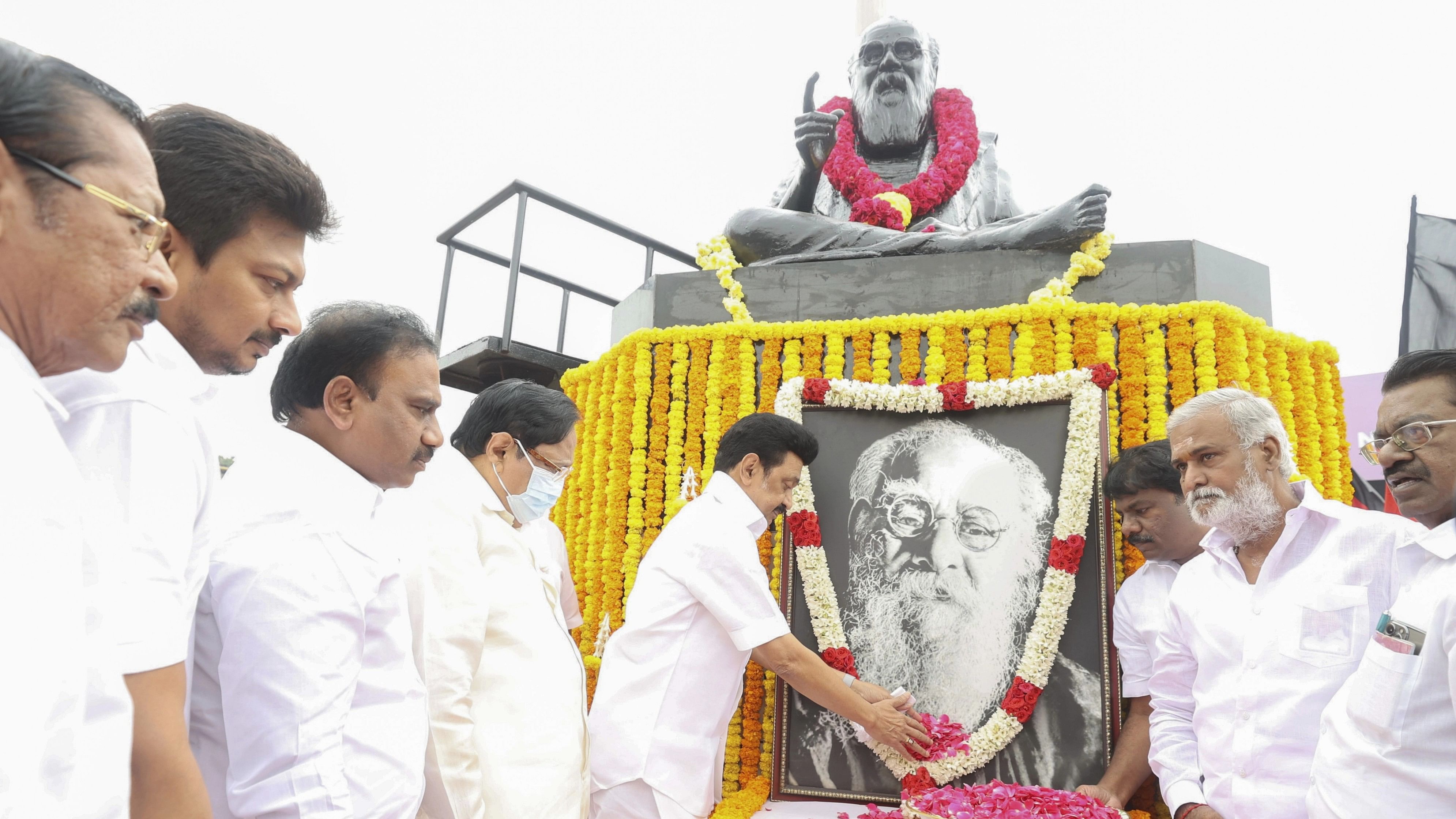 <div class="paragraphs"><p>Tamil Nadu Chief Minister M K Stalin pays floral tribute to Thanthai Periyar on his death anniversary, in Chennai, Sunday, Dec. 24, 2023. </p></div>