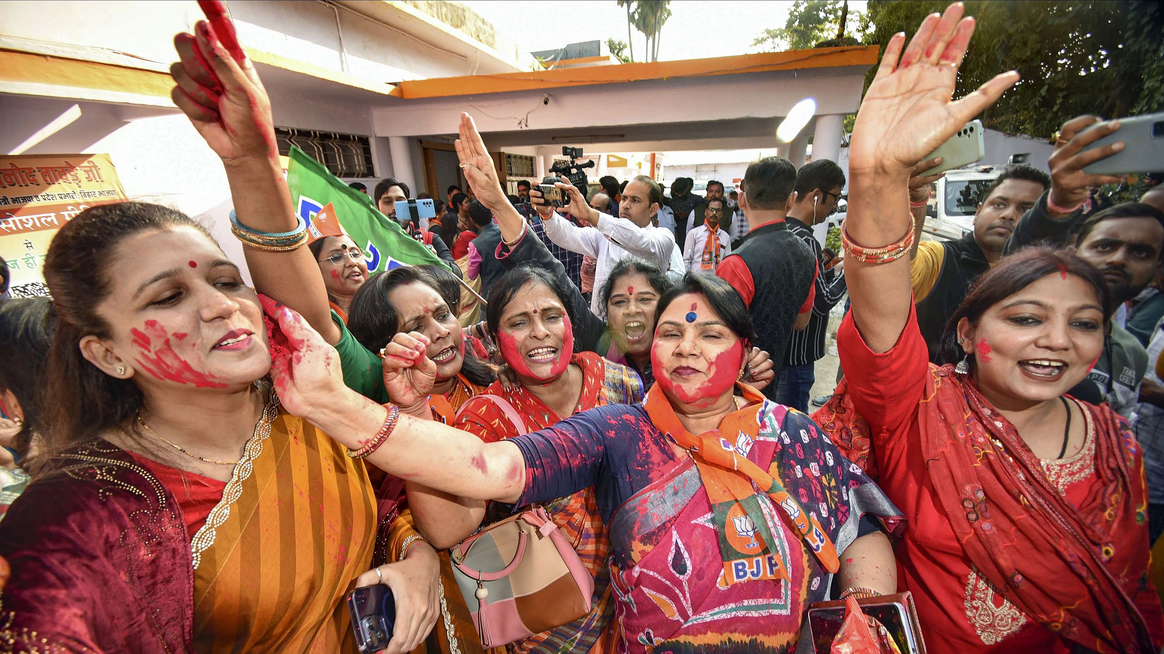 <div class="paragraphs"><p>BJP workers and supporters celebrate the party's lead in Madhya Pradesh, Rajasthan, and Chhattisgarh during the counting of votes for the Assembly elections, in Patna, Sunday, Dec. 3, 2023. </p></div>