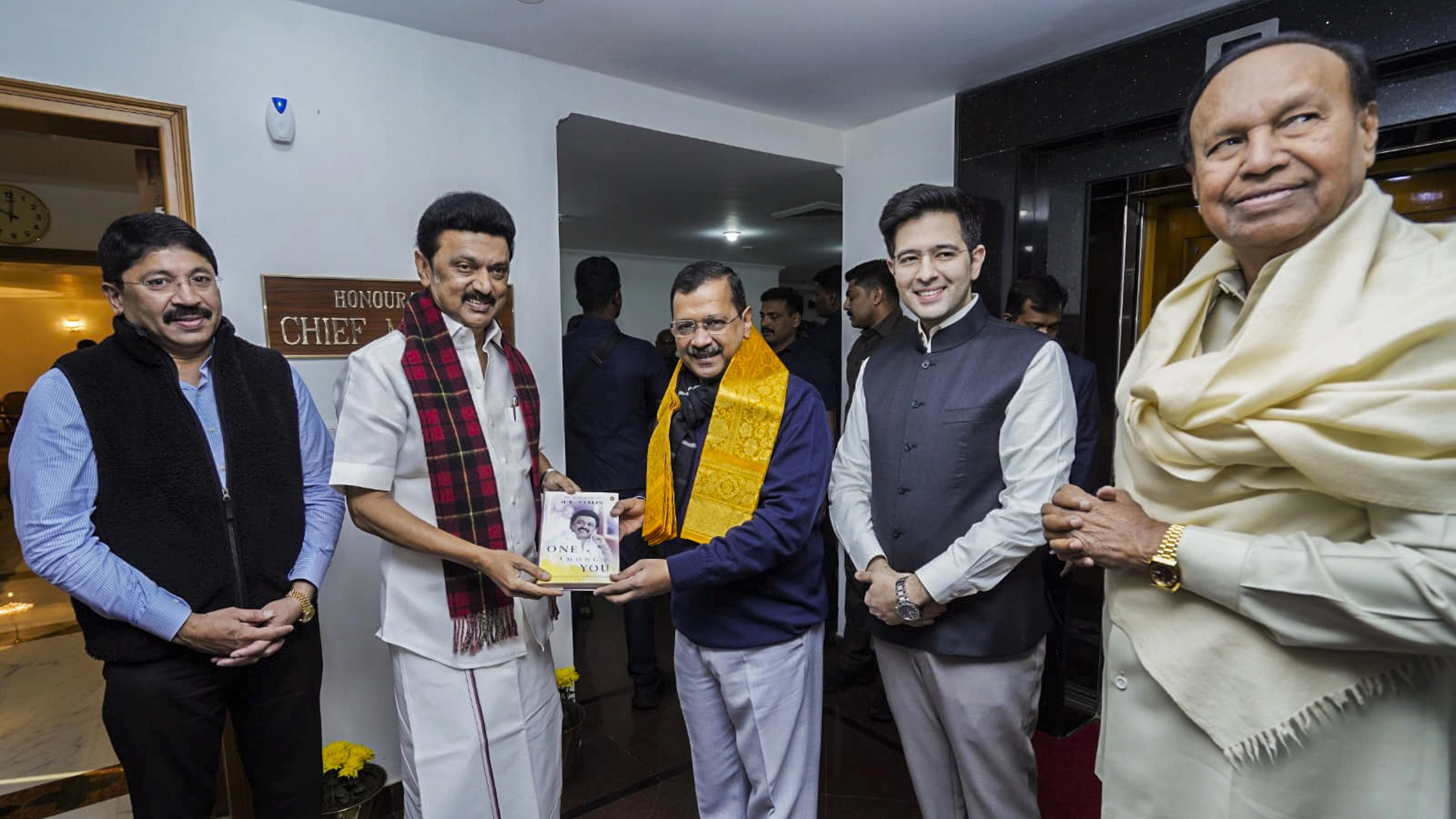 <div class="paragraphs"><p> Delhi Chief Minister and AAP Convenor Arvind Kejriwal with Tamil Nadu Chief Minister and DMK chief MK Stalin during a meeting, in New Delhi, Tuesday, December 19, 2023. </p></div>