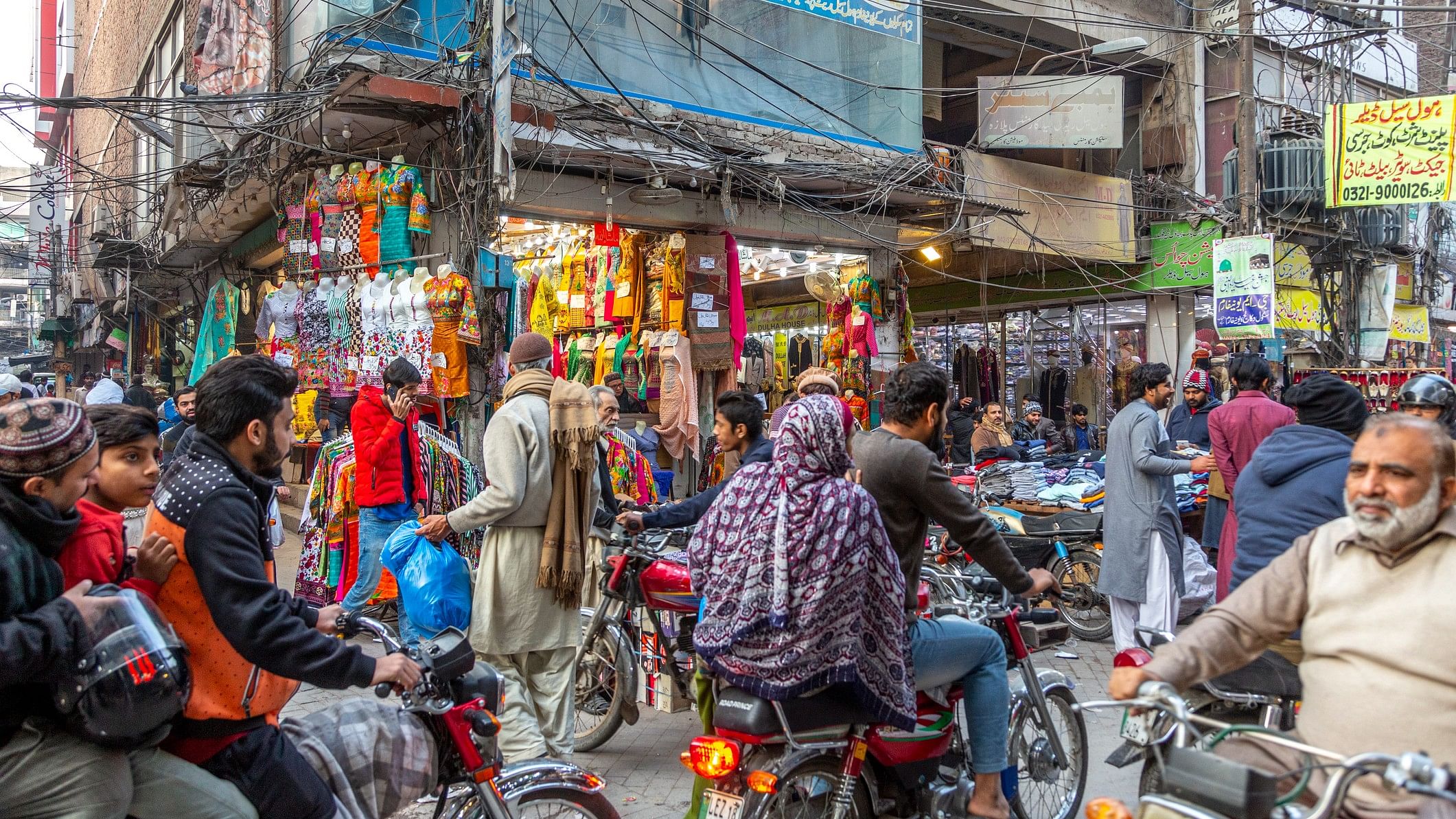 <div class="paragraphs"><p>Scenes from the Anarkali Bazaar in Lahore, Pakistan.</p></div>