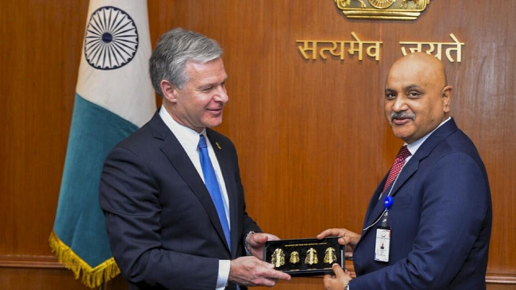 <div class="paragraphs"><p>CBI Chief Praveen Sood and FBI Director Christopher Wray during a meeting, at the CBI headquarters in New Delhi.</p></div>