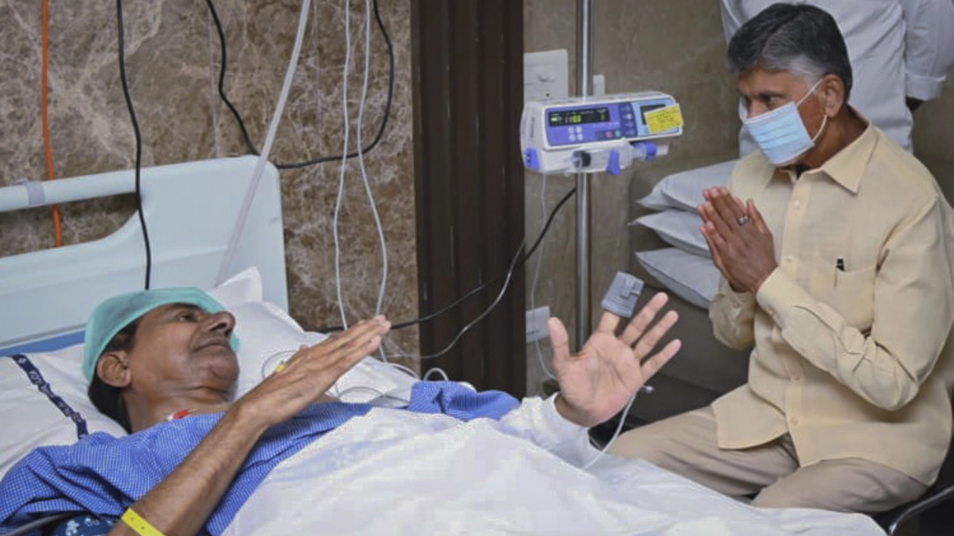 <div class="paragraphs"><p>Former Andhra Pradesh chief minster N Chandrababu Naidu visits the Yashoda Hospital to inquire the health of Telangana ex-CM K Chandrashekara Rao, in Hyderabad, Monday, Dec. 11, 2023. </p></div>