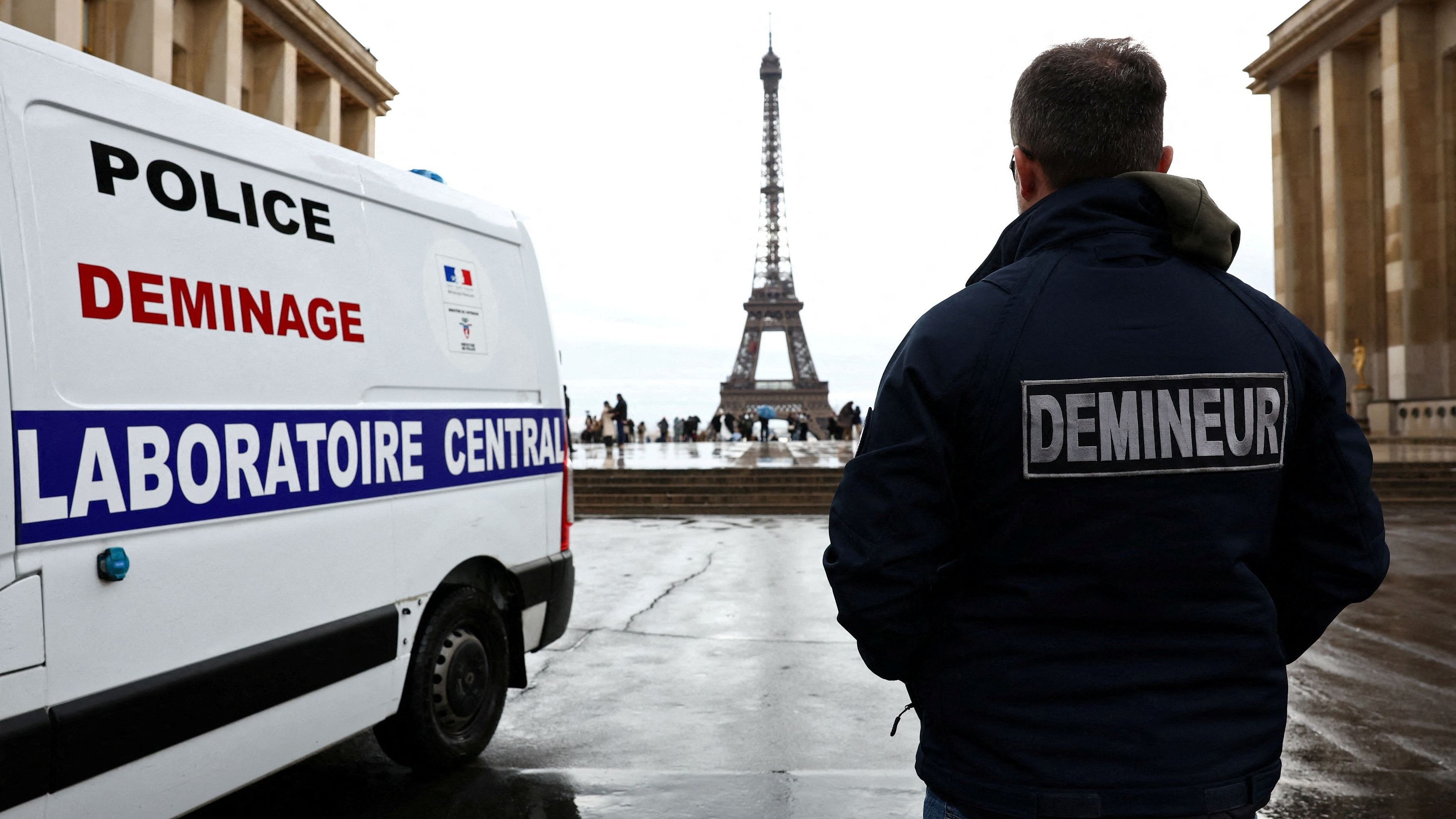 <div class="paragraphs"><p> Paris police bomb squad gear up for heightened security operations for 2024 Olympics.</p></div>