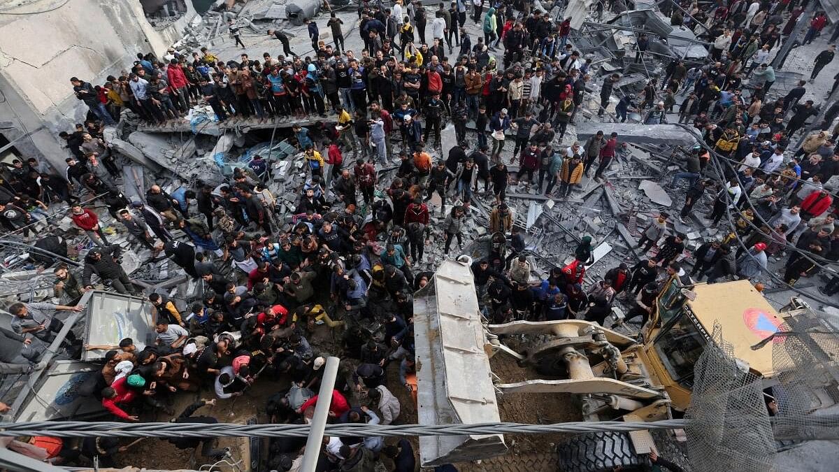 <div class="paragraphs"><p>Aftermath of an Israeli strike on a house in Rafah</p></div>