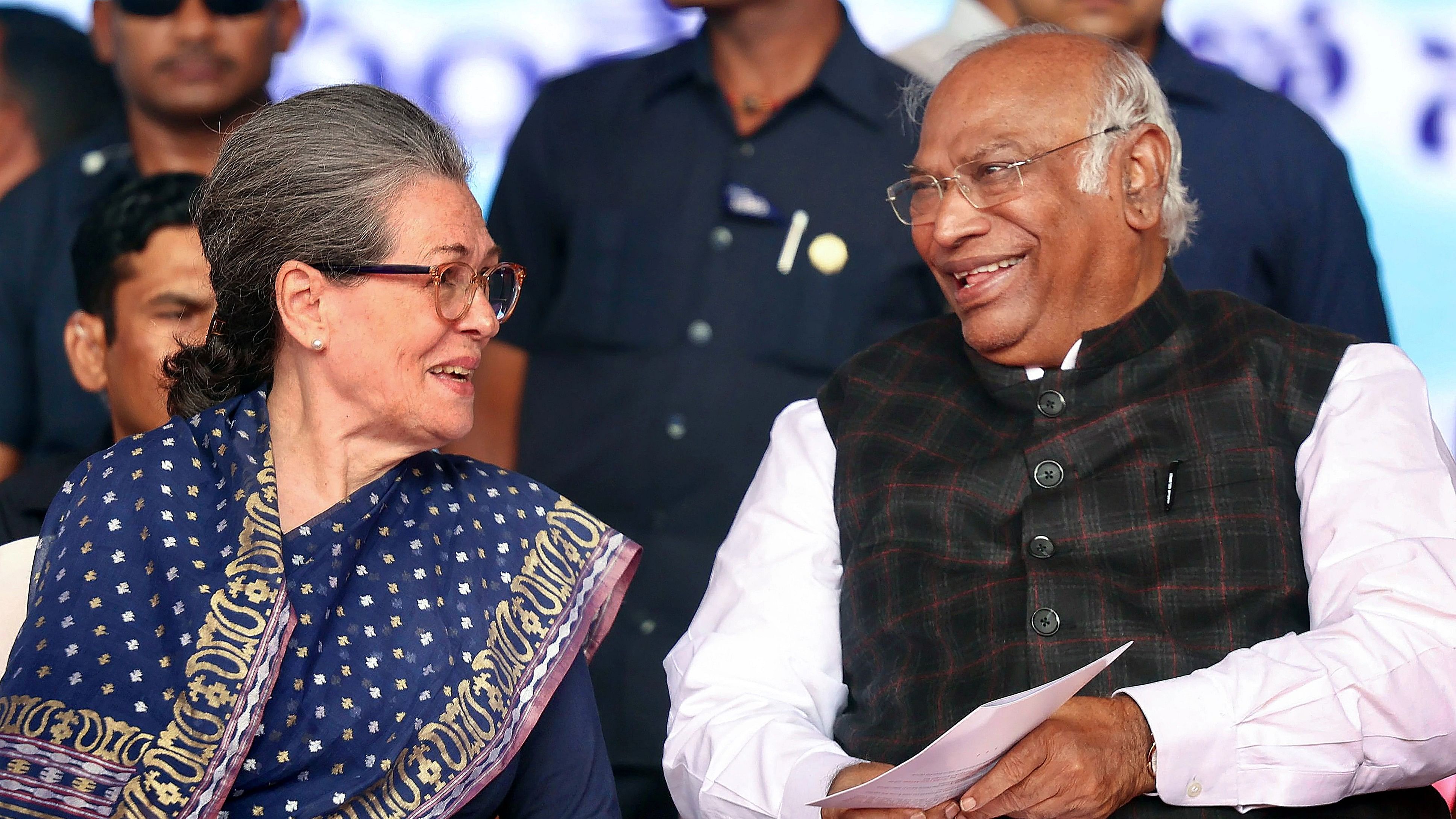 **EDS: IMAGE VIA @INCIndia** Hyderabad: Congress President Mallikarjun Kharge and party leader Sonia Gandhi during the swearing-in ceremony of Telangana state Congress President Revanth Reddy as the Chief Minister of Telangana, in Hyderabad, Thursday, Dec. 7, 2023. (PTI Photo) (PTI12_07_2023_000191B)