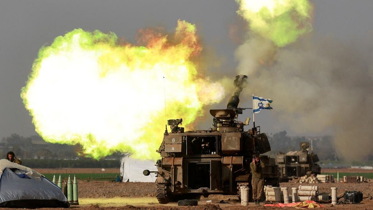 <div class="paragraphs"><p>An Israeli artillery unit operates near the border with Gaza.&nbsp;</p></div>
