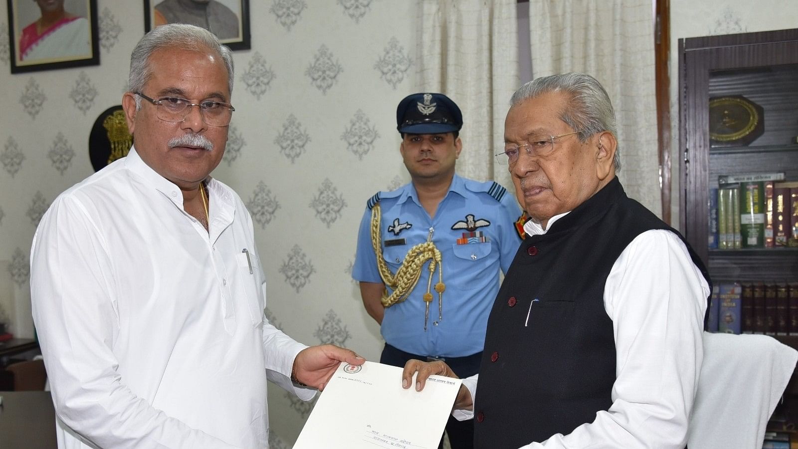 <div class="paragraphs"><p>Chhattisgarh CM Bhupesh Baghel hands over his resignation to Governor following Congress defeat.</p></div>