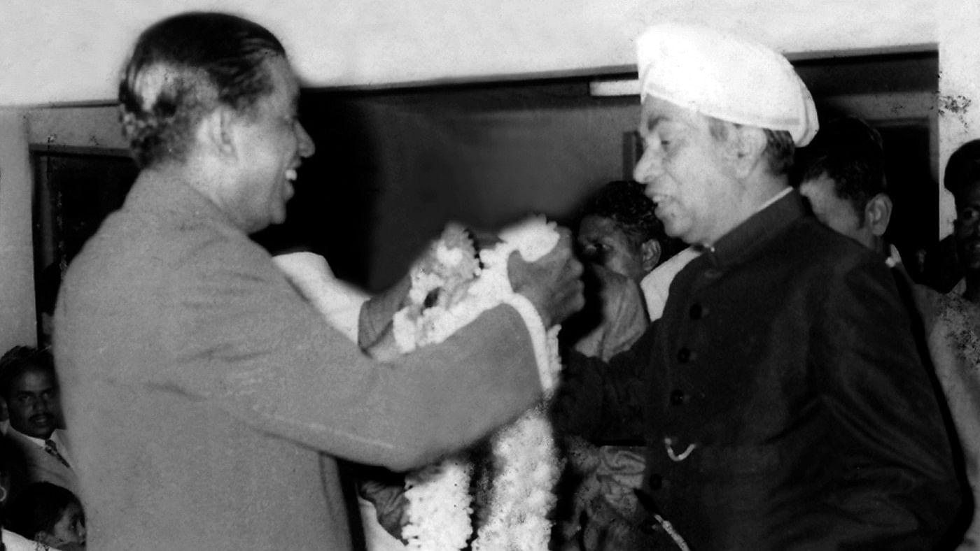 <div class="paragraphs"><p>M S Ramaiah with Kengal Hanumanthaiah, former chief minister of Karnataka.</p></div>