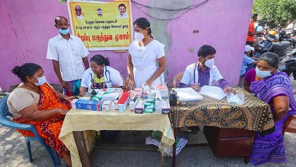 <div class="paragraphs"><p>Medics conduct health check-up of locals after an incident of ammonia gas leakage at a plant of Coromandel International Ltd, a fertilizer manufacturing company, at Ennore in Chennai district.</p></div>