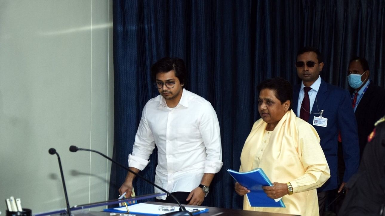 <div class="paragraphs"><p>Bahujan Samai Party supremo Mayawati with nephew&nbsp;Akash Anand.&nbsp;</p></div>