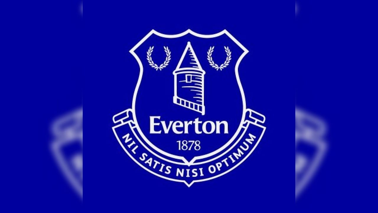 <div class="paragraphs"><p>The Everton logo.</p></div>