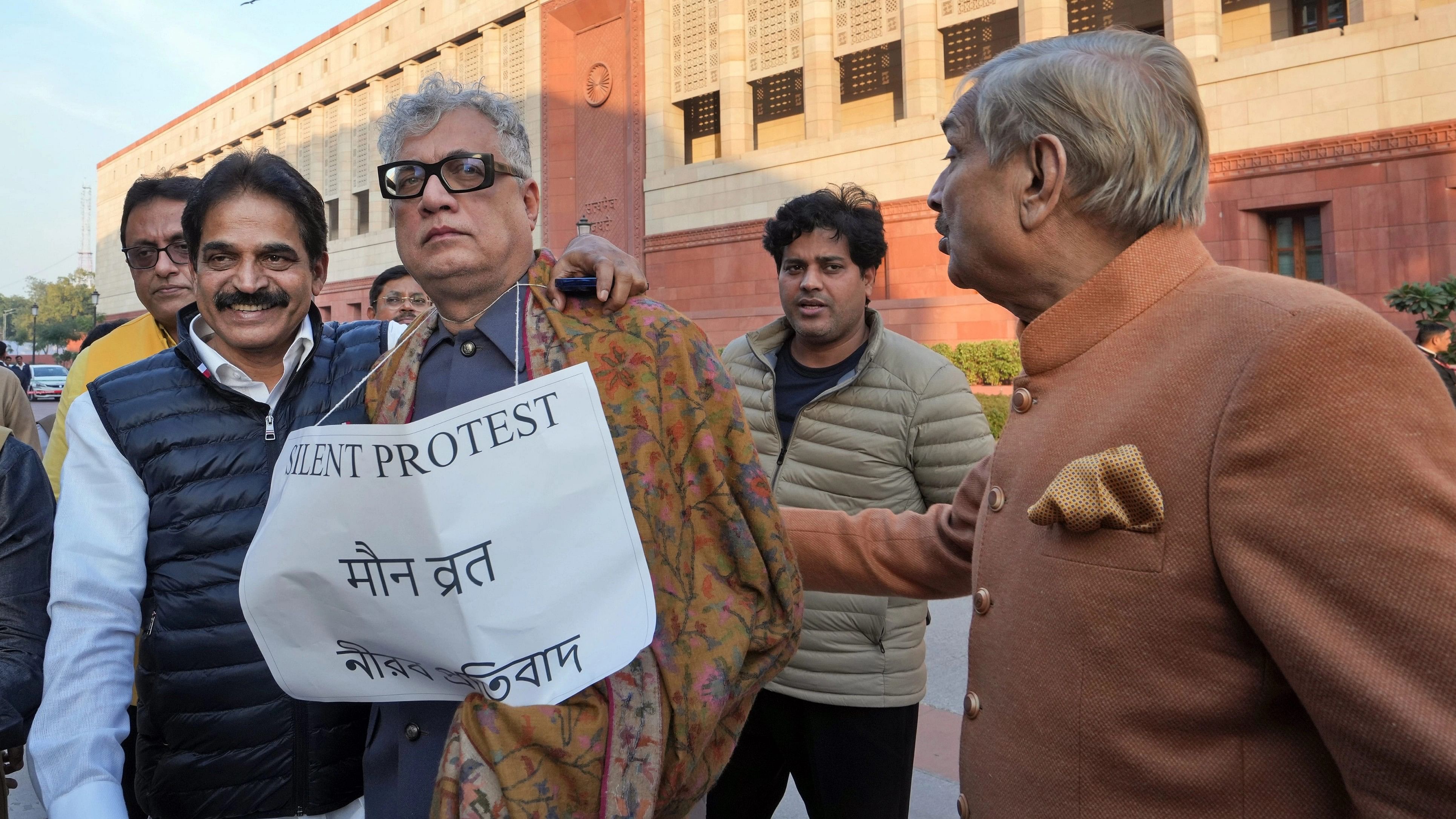 <div class="paragraphs"><p>Suspended TMC MP Derek O' Brien with Congress MP KC Venugopal during the former's silent protest outside the Parliament House during the Winter session, in New Delhi, Thursday, Dec 14, 2023. </p></div>