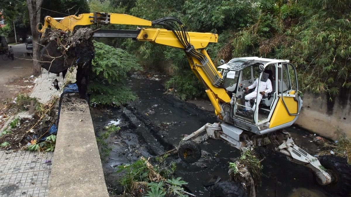 <div class="paragraphs"><p>Desilting of storm water drains at RMV 2nd stage in Bengaluru</p></div>