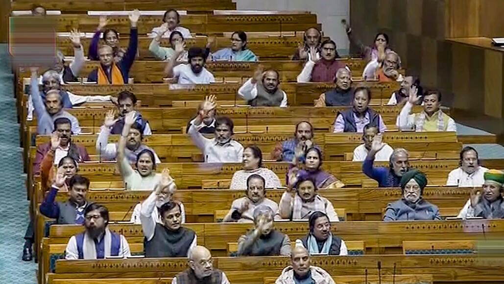 <div class="paragraphs"><p>Union Home Minister Amit Shah, Defence Minister Rajnath Singh and others in the Lok Sabha during the Winter session of Parliament, in New Delhi, Wednesday, Dec. 20, 2023</p></div>