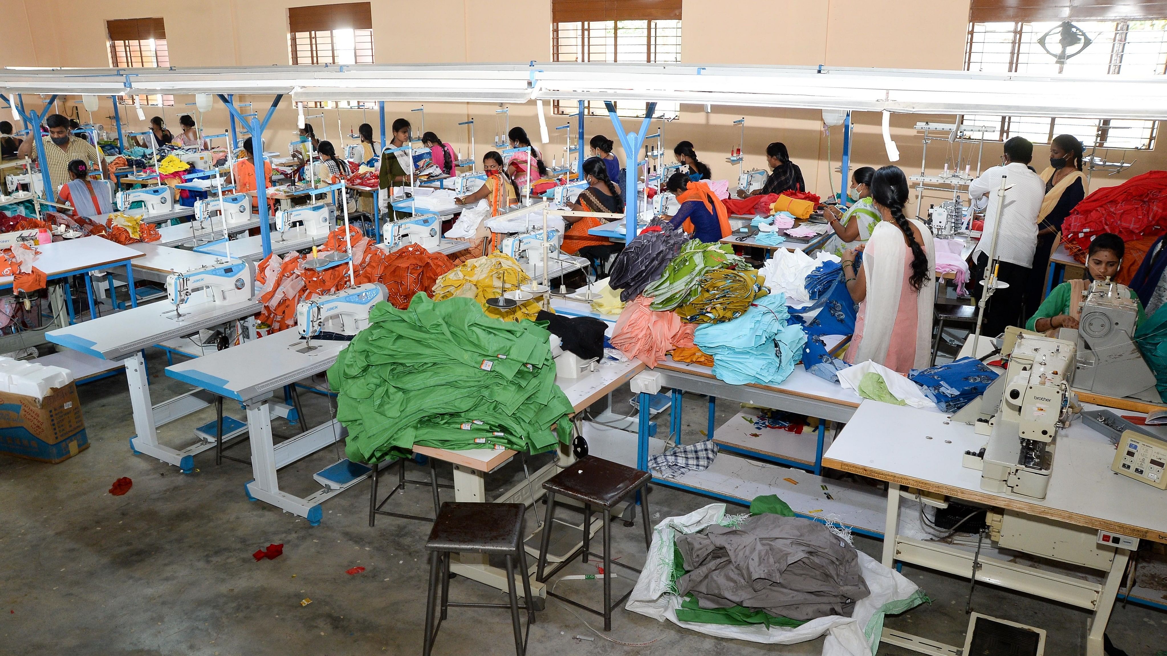 <div class="paragraphs"><p>Karnataka accounts of 20% India's total garment production</p></div>