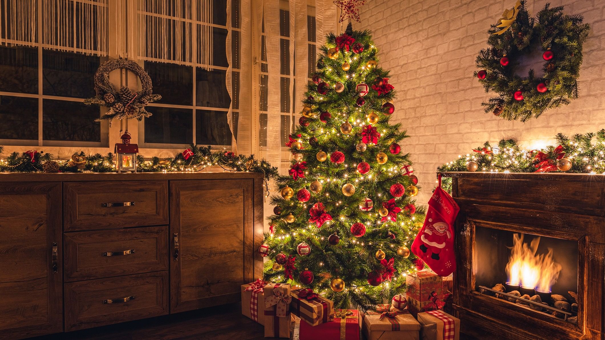 <div class="paragraphs"><p>Representative image of a room decorated for Christmas.</p></div>