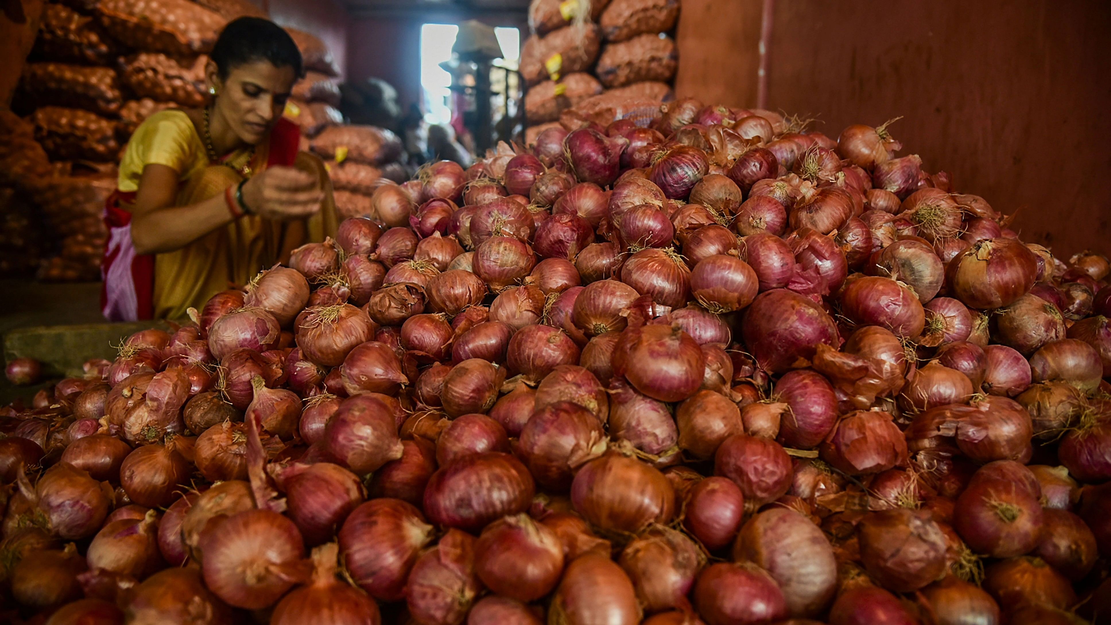 <div class="paragraphs"><p>Representative image of onion farmers working.</p></div>