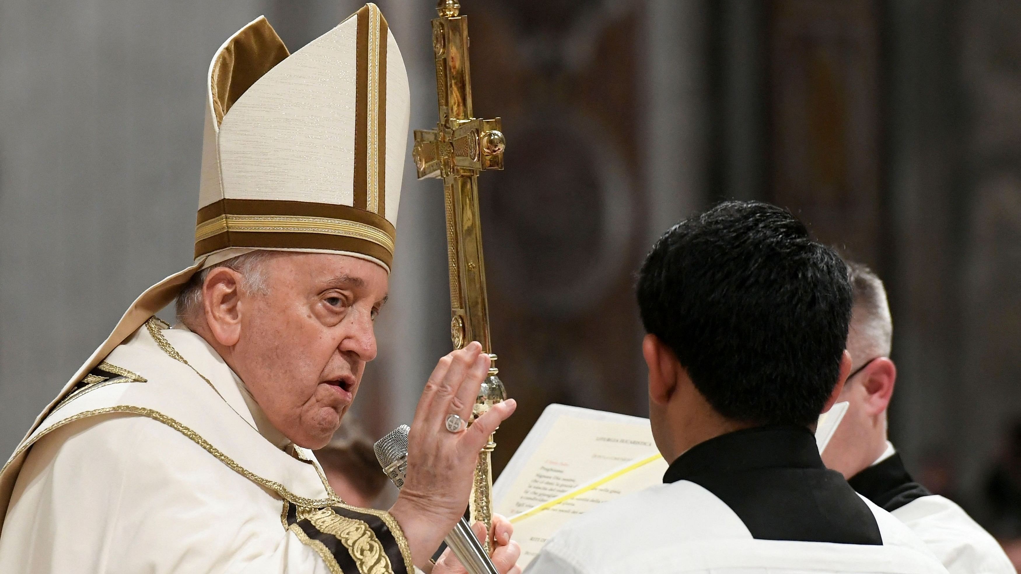 <div class="paragraphs"><p>Pope Francis celebrates Christmas Eve mass in St. Peter's Basilica at the Vatican</p></div>