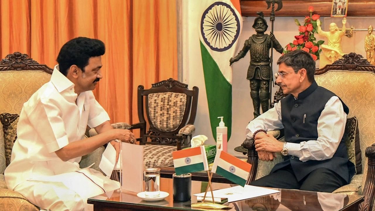 <div class="paragraphs"><p>Tamil Nadu CM M K Stalin (left) and Governor R N Ravi (right). </p></div>