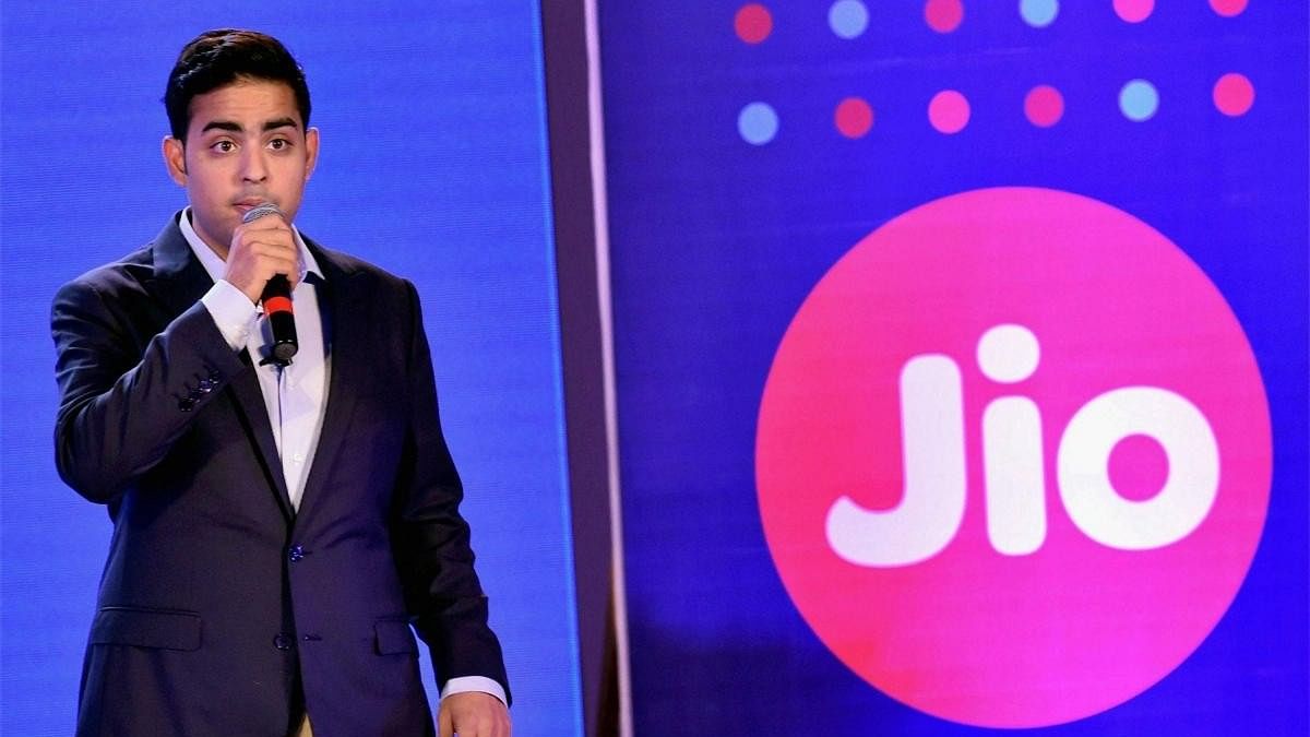 <div class="paragraphs"><p>[Representational Image] Reliance Jio chairman Akash Ambani speaks during an event in Mumbai.</p></div>