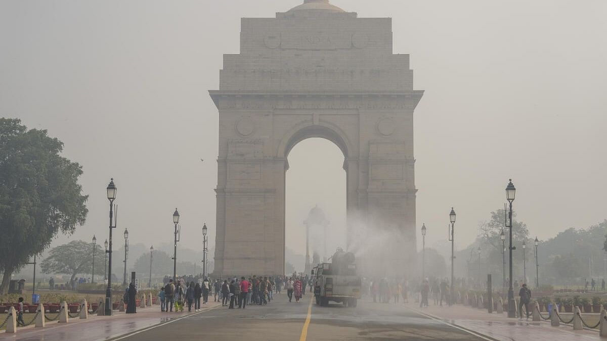 <div class="paragraphs"><p>An anti-smog gun being used to spray water droplets to curb air pollution, near India Gate, in New Delhi, Saturday, Dec. 23, 2023.</p></div>