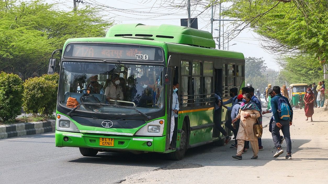 <div class="paragraphs"><p>Image showing a bus in Delhi.</p></div>