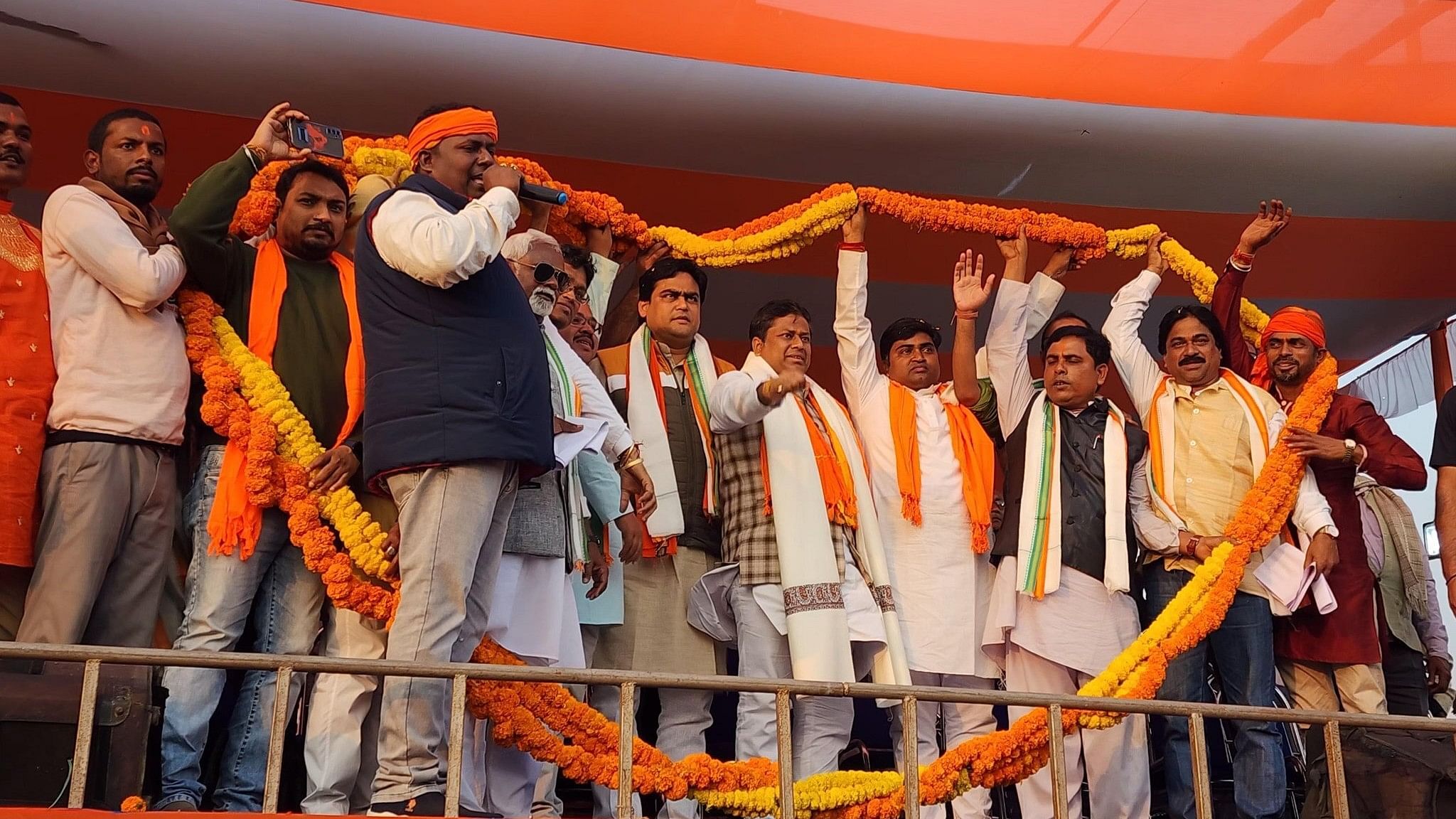 <div class="paragraphs"><p>Union Minister Shantanu Thakur (centre) in Bengal.</p></div>