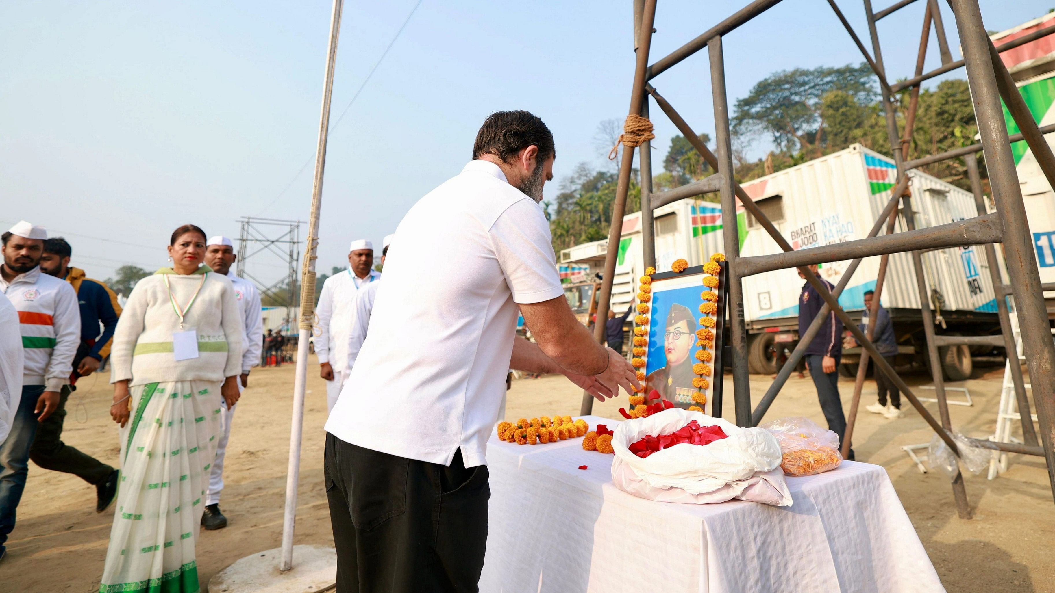 <div class="paragraphs"><p> Congress leader Rahul Gandhi pays tribute to Netaji Subhas Chandra Bose on his birth anniversary during the Bharat Jodo Nyay Yatra, in Meghalaya. </p></div>