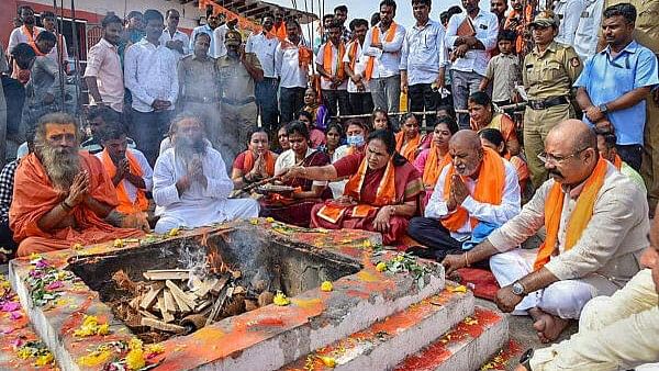 <div class="paragraphs"><p>Special 'havan' being performed at Anjanandri Hill, the birthplace of Lord Hanuman, in the erstwhile Kishkindha Kshetra, ahead of the consecration ceremony of Ram temple near Hampi.</p></div>