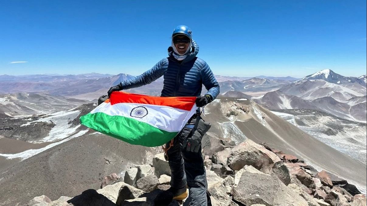 <div class="paragraphs"><p>Shaikh Hassan Khan, a Kerala government employee, has climbed Ojos Del Salado, the highest active volcano in the world situated on the Argentina-Chile border.</p></div>