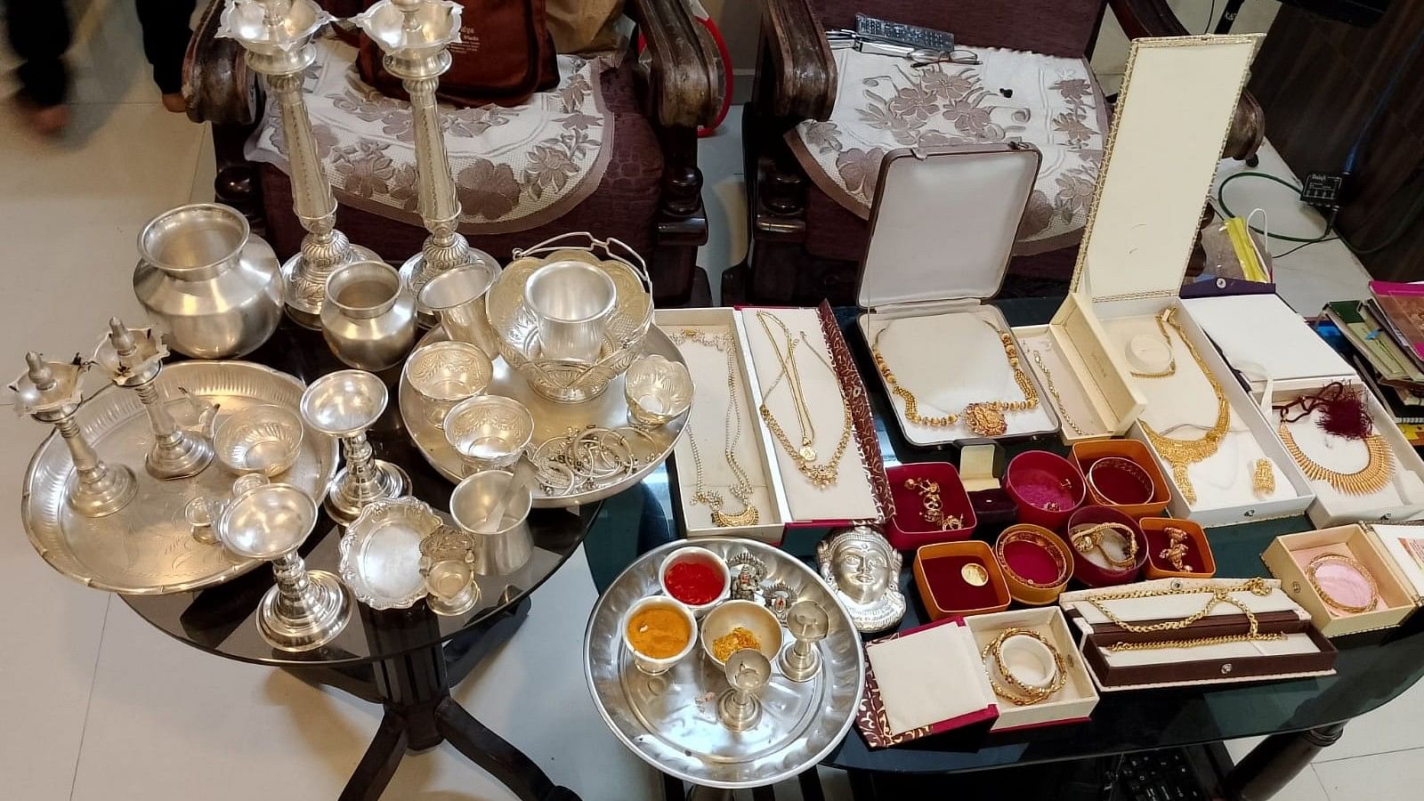 <div class="paragraphs"><p>Lokayukta officials find gold ornaments and silver items during raids on Wednesday. </p></div>