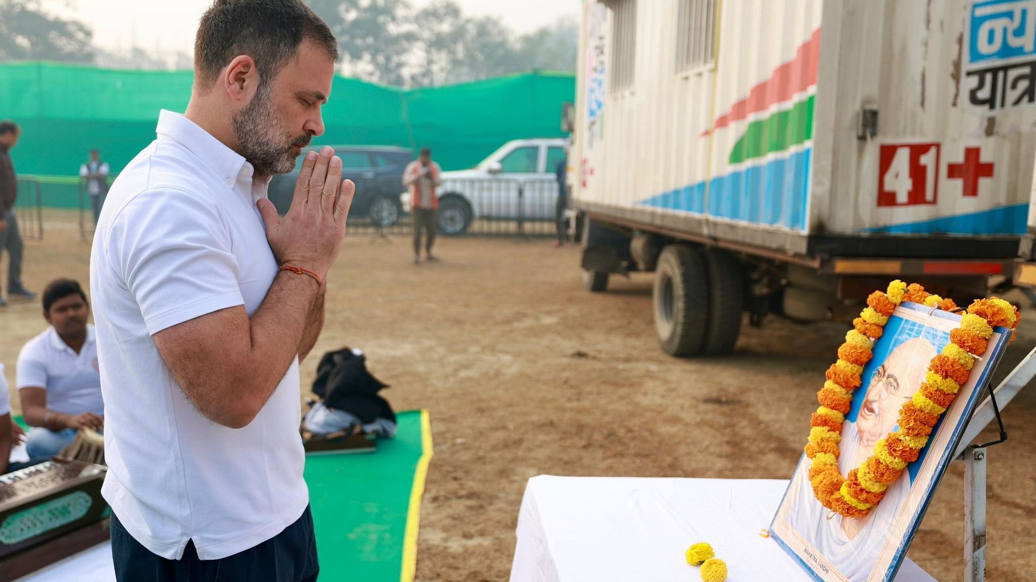 <div class="paragraphs"><p>A prayer meeting was held at the Bharat Jodo Nyay Yatra campsite in Araria in Bihar early in the morning to remember Mahatma Gandhi on the date of his assassination 76 years ago.</p></div>