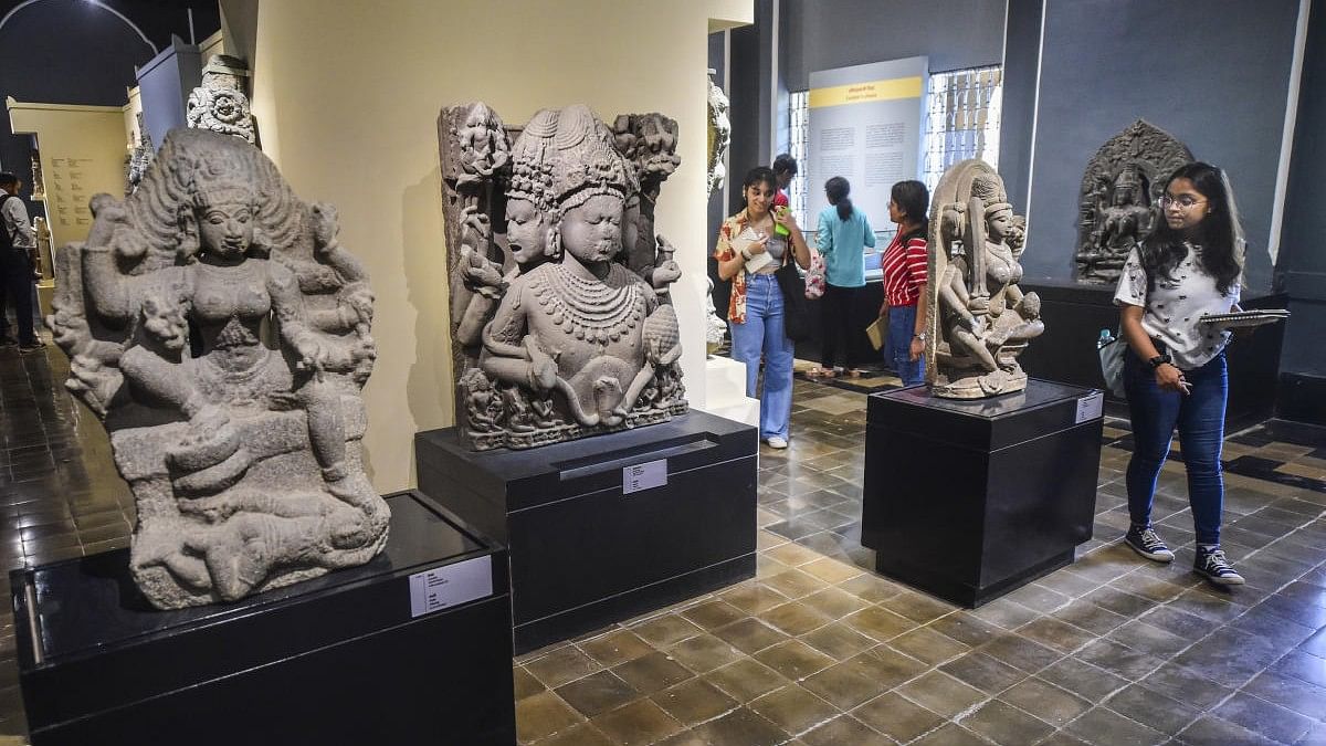 <div class="paragraphs"><p>File photo of tourists at the Chhatrapati Shivaji Maharaj Museum on International Museum Day.&nbsp;</p></div>