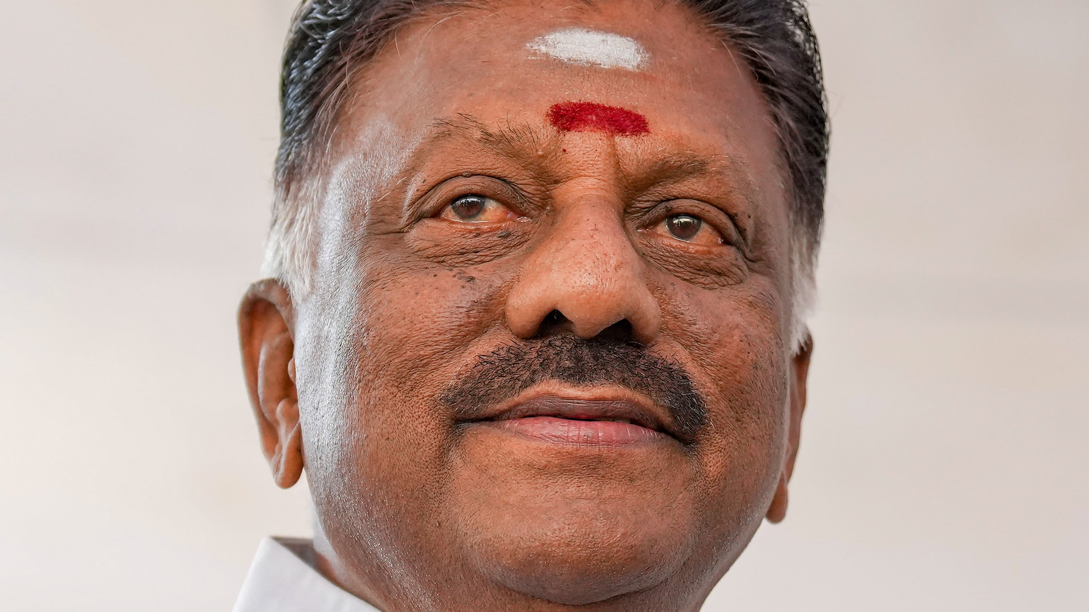 <div class="paragraphs"><p>O Panneerselvam.</p></div>