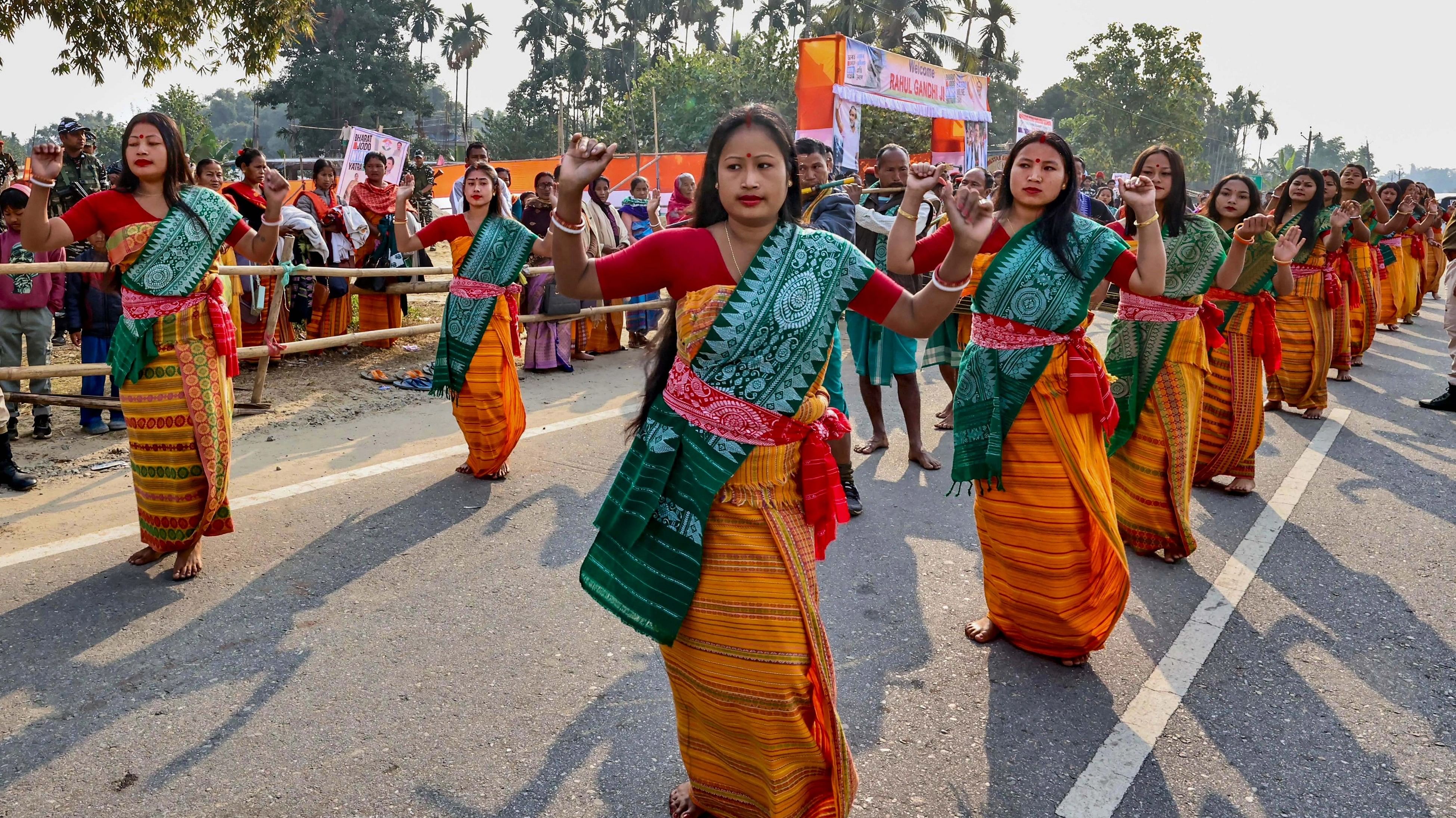 <div class="paragraphs"><p>Tribal artists perform during Congress leader Rahul Gandhi's 'Bharat Jodo Nyay Yatra' at Rajgarh-Hollongi border.</p></div>