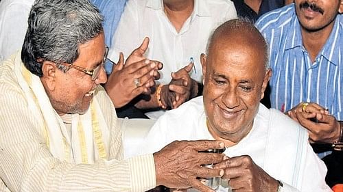 <div class="paragraphs"><p>File photo of  Siddaramaiah with&nbsp; H D Deve Gowda.</p></div>