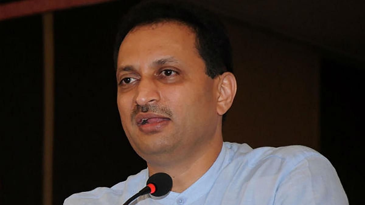 <div class="paragraphs"><p>Anantkumar Hegde. </p></div>