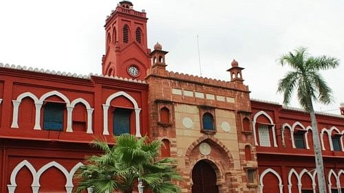 <div class="paragraphs"><p>Aligarh Muslim University. </p></div>