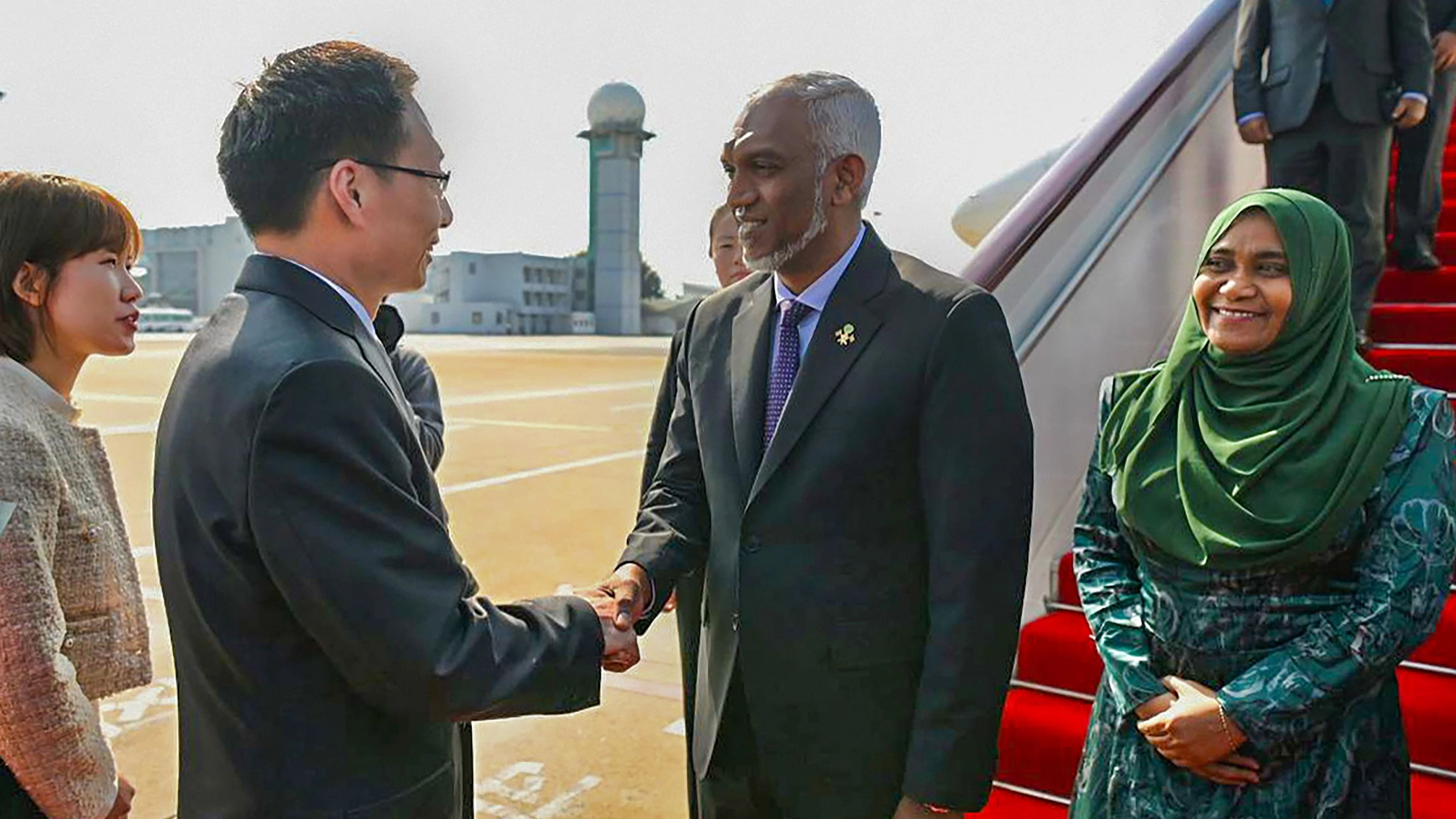 <div class="paragraphs"><p>Maldives President Mohamed Muizzu and First Lady Sajidha Mohamed being welcomed upon their arrival in People’s Republic of China, on Monday, January 8, 2024. </p></div>