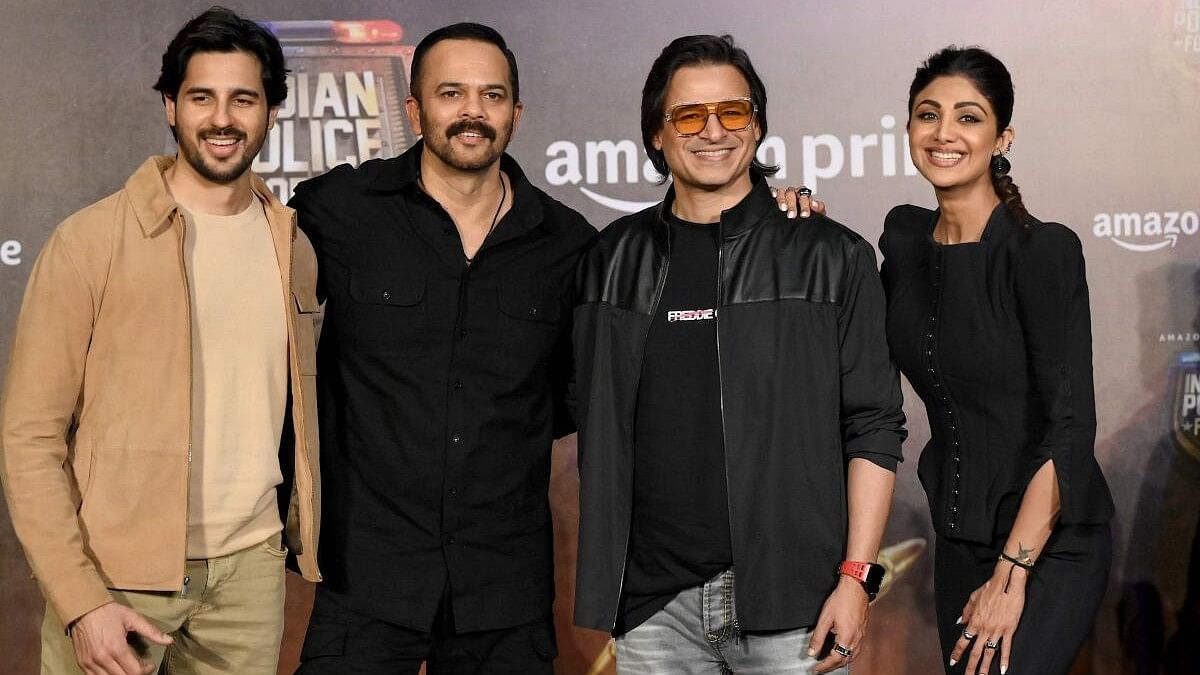 <div class="paragraphs"><p>Sidharth Malhotra (L), Vivek Oberoi (2R), Shilpa Shetty (R) with director Rohit Shetty attend the trailer launch of their upcoming Indian Hindi-language action drama Amazon original series ‘Indian Police Force’ in Mumbai.</p></div>
