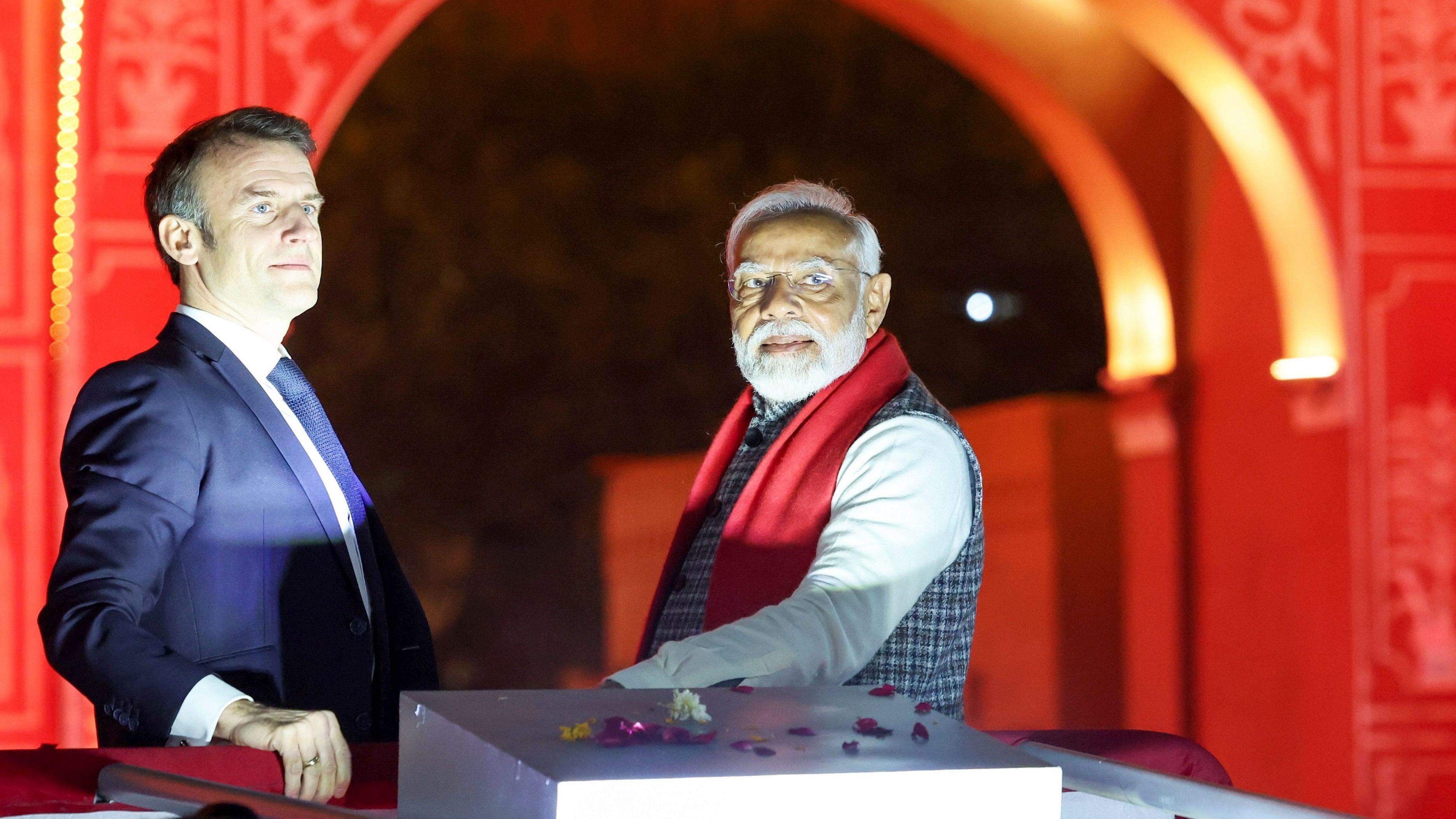 <div class="paragraphs"><p>Emmanuel Macron and Narendra Modo during the road show in Jaipur.</p></div>